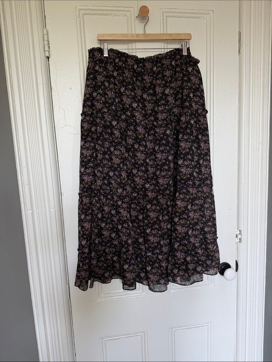 Madewell Dresses & Skirts - Madewell Black Floral Tiered Midi Skirt with Purple Accents